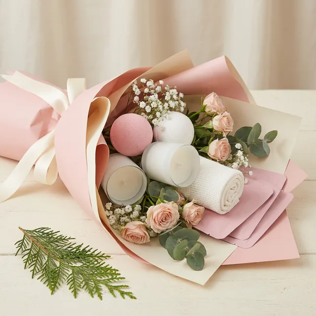Spa Night: bath bombs, candles & roses